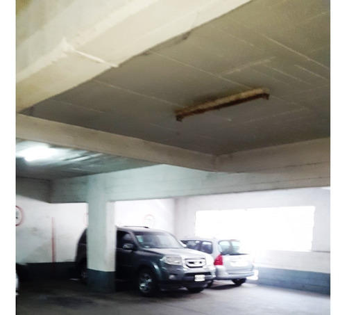 Imagen 3 de 4 de Cochera En Recoleta 1er Piso