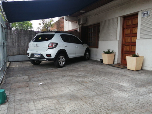 Imagen 21 de 30 de Casa 4 Dorm. Venta Malvin Barbacoa Cerrada Fondo