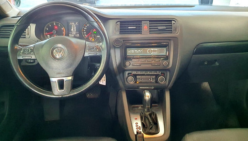 Imagem 3 de 11 de Vw Jetta Confortline 2.0 Flex Automático 2012