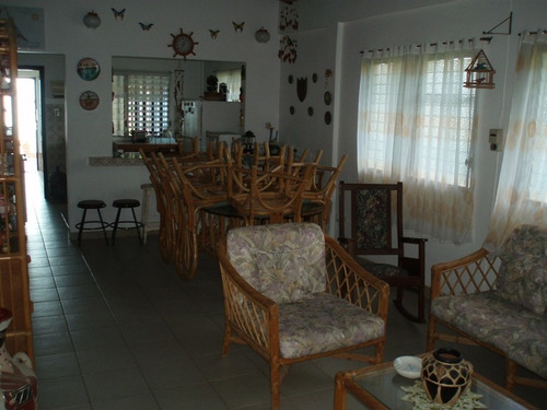 Imagen 10 de 12 de Casa Viposa De 200 Mts Con 3 Hab 2 Baños Mirador Puestos Techados