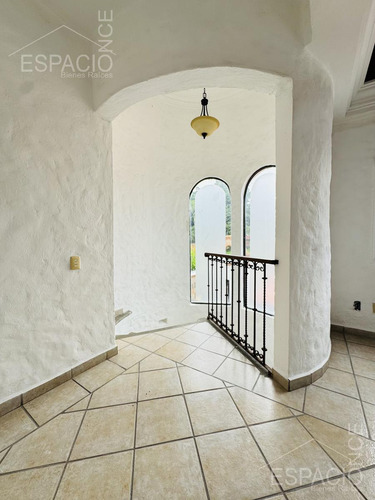 Casa En Fraccionamiento Lomas De Atzingo