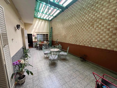 Hermosa Casa 5 Ambientes En Venta *mataderos*