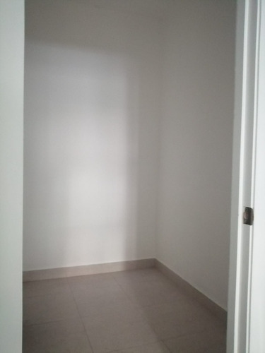 Alquiler Apartamento En Evaristo Morales Santo Domingo De 2habitaciones Sin Amueblar Con Terraza Privada