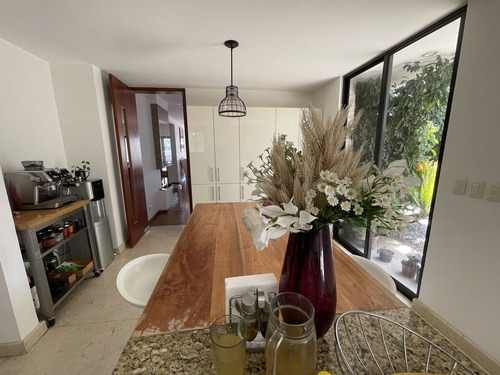 Espectacular Casa Con Excelente Ubicación En La Mejor Zona De La Herradura