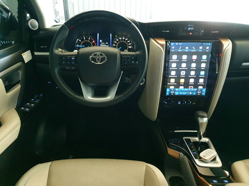 Imagem 11 de 15 de Toyota Hilux Sw4 2.8 Srx Diamond 4x4 7 Lugares 16v Turbo