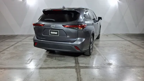 Toyota Highlander 3.5 XLE AUTO