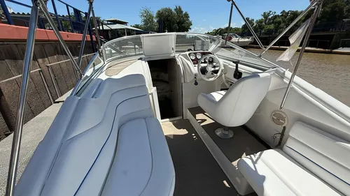 Lancha Cuddy Chris Craft 26 Volvo V8 300hp Duo Prop Crowne
