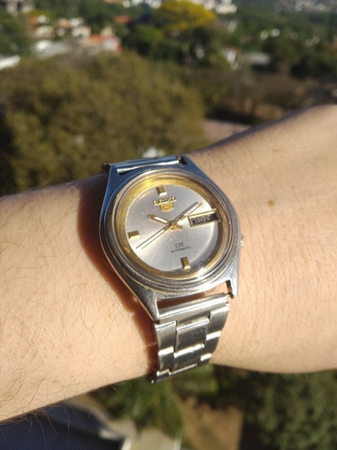 Belo Seiko 5 Série Dx - Deluxe 7009-3020r Dourado Com Branco