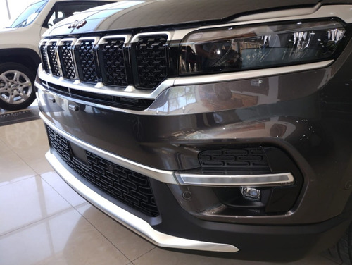 Imagen 6 de 16 de Jeep Commander 4x2 Limited 2023