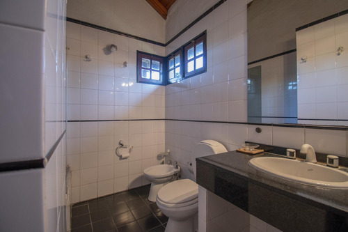 Venta Casa Banco Provincia Country Club. Piscina Quincho Excelente Lote Esquina