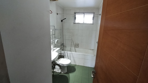 Confortable Casa Con Amplio Patio, 6d, 3b, 6e