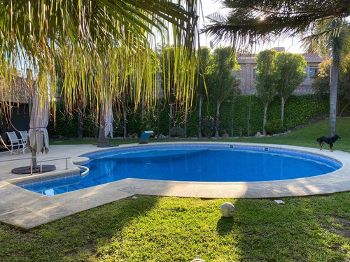 Espectacular Casa En Venta En Carrasco Sur !