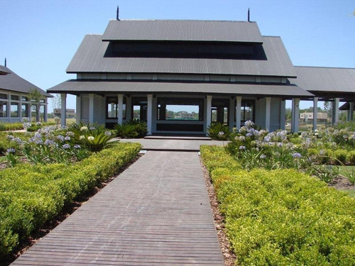 Lencke Vende - Muy Buen Lote En Albanueva Con Fondo Orientado Al Norte