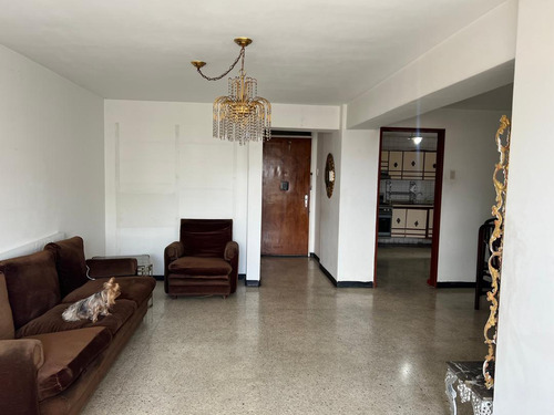 Vendo Apartamento En La Av Romulo Gallegos