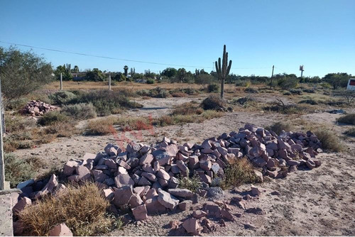 Terreno En Centenario Con Frente De Carretera