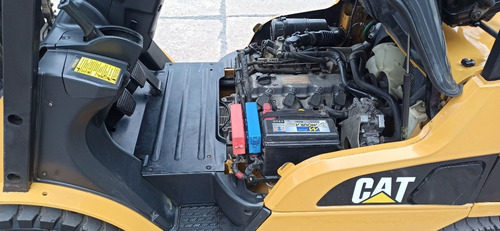 Imagen 3 de 6 de Autoelevador Caterpillar Nafta / Gas 2,5tn Torre Triple