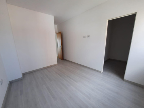 Venta De Departamentos 2 Y 3 Ambientes En Excelente Zona De Wilde.