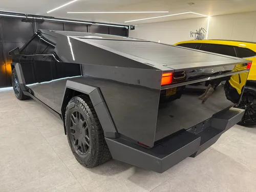 Tesla Cybertruck Foundation Series 4x4 2024
