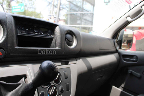 Imagen 14 de 15 de Nissan Urvan 2021 4 Cilindros