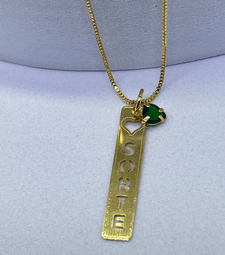Colar Sorte Com Coração Pedra Cor Esmeralda Semijoia! Cor Dourado