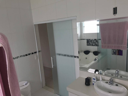 Imagem 10 de 15 de Sobrado Á Venda Urbanova, Com 4 Dormitórios E Piscina Terreno De 300 Metros - Ca91