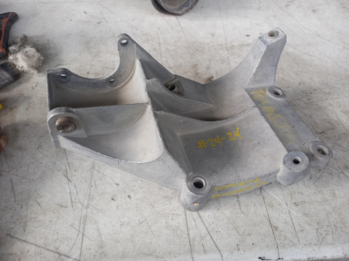 Base Soporte De Alternador Touareg 04-08 # 24 (Usado)