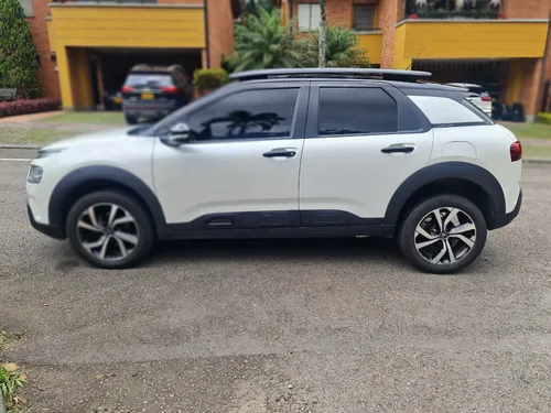 Citroën C4 Cactus 1.6 Shine Turbo Aut