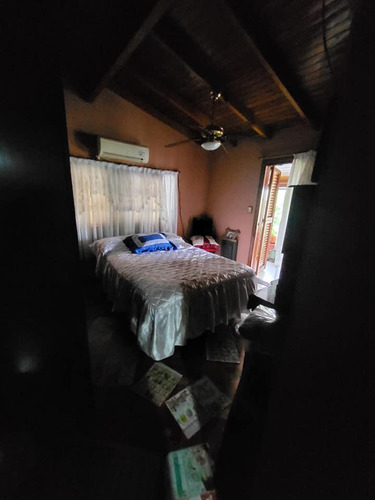 Casa En Venta - 3 Dormitorios 1 Baño - 120mts2 - Lanús Oeste