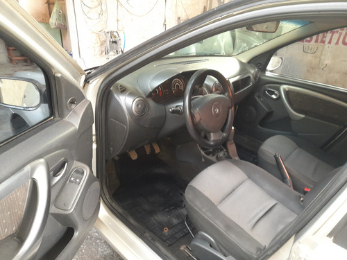 Renault Logan 1.0 16v Expression Hi-flex 4p