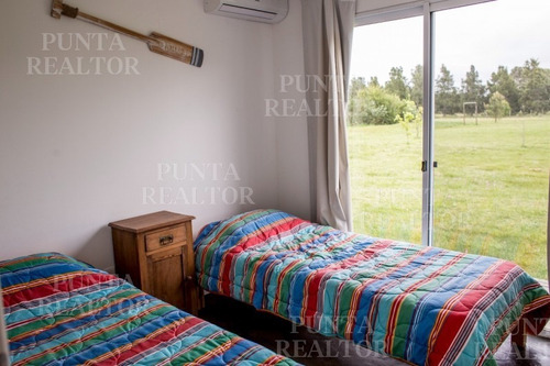 Excelente Chacra Con Casco De Muy Buen Gusto En Complejo Privado Con Piscina, Cáñalos, Kayaks, Huerta Orgánica, 3 Dormitorios Uno En Suite Parrillero - Ref: 323