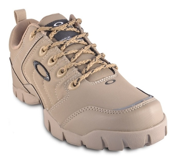 bota oakley halftrack bege