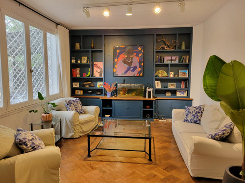 Casa De Estilo En Barrio Parque