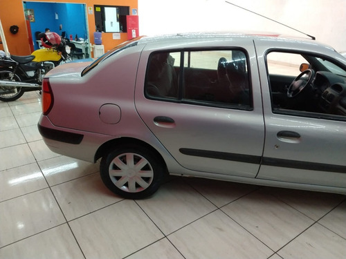 Renault Clio Sedan 1.6 Flex Expression Completo