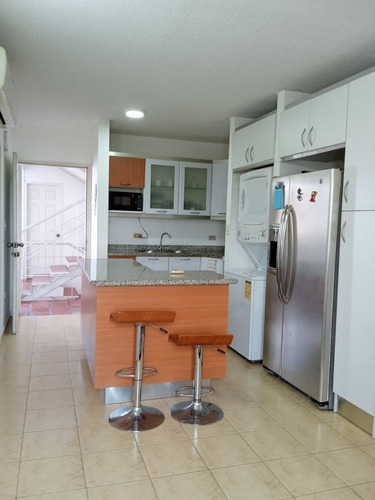 Imagen 9 de 12 de Alquiler De Apartamento Tipo Estudio Amoblado. A.m