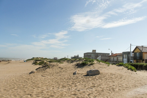 Dos Casas Frente Al Mar De Cobo Amplios Ambientes, Para 6 Y 5 Personas