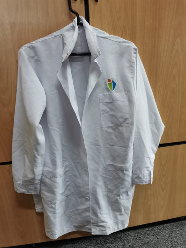 Mandil De Laboratorio Talla 16 Con Insignia Innova School