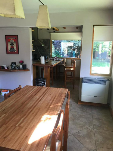 Excelente Casa En Barrio Chapelco