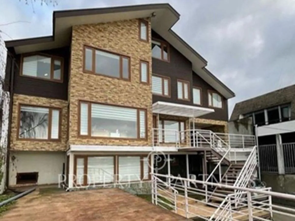 Imagen 1 de 27 de Arriendo Espectacular Propiedad Frente Al Rio