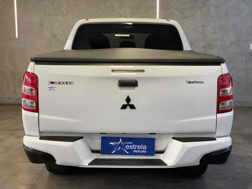 Mitsubishi L200 Triton 2.4 16V TURBO DIESEL GL CD 4X4 MANUAL