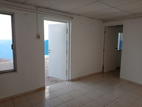 Bodega Comercial Con Oficinas, 200m², Zona Norte Y Zona Portuaria.
