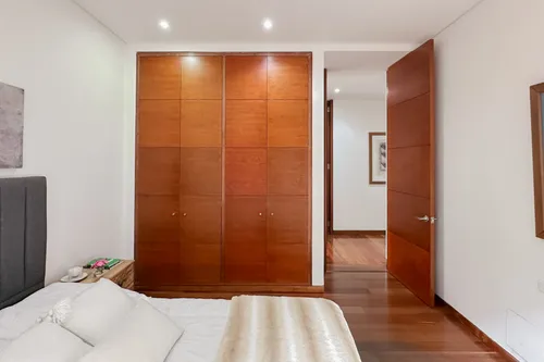 Apartamento En Arriendo En Los Rosales. Cod A7248