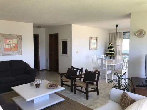 Venta De Apartamento 3 Dormitorios En Playa Mansa