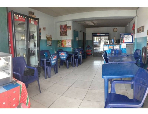 Imagen 5 de 23 de Se Venden 2 Los Locales Comerciales Con Casa A Remodelar. Av. Las Ferias Valencia. Codigo; 131216