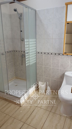 Casa Amoblada De 6 Dormitorios En Villa Los Algarr...