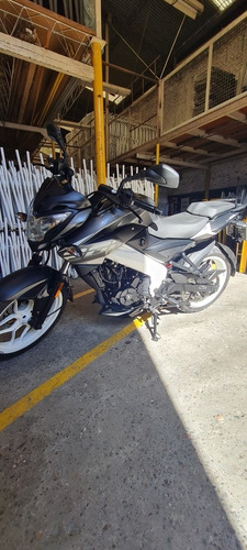 Imagen 2 de 6 de Bajaj Ns200