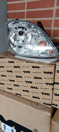 Faro Delantero Derecho Toyota Yaris Belta  2007/2008 Tyc