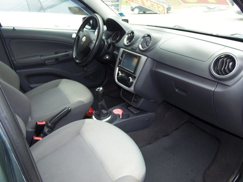 Volkswagen Voyage Trend 1.6 (flex) 2010