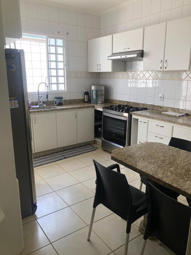 Imagem 4 de 15 de Casa - Padrão, Para Venda Em Uberlândia/mg - 1001777