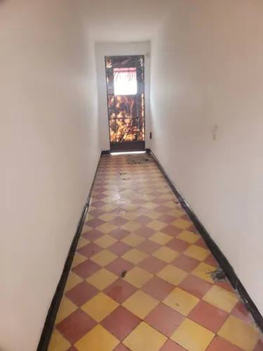 Casa Remodelada Tiene Un Cuarto Que Sirve Como Local O Habitación Con Baño Privado