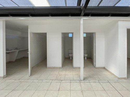 Imagen 26 de 30 de Local Comercial Apto Clínica Con 19 Privados